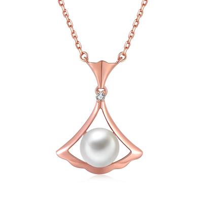 China BOHEMIA Fashion Scallop Shell Hollow Pearl Necklace 18k Rose Gold Small Skirt Clavicle Ladies Necklace Chain Pendant for sale