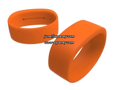 China Buy the newest Silicone Pocket Bands,Custom made Pocketband key wristband for sale