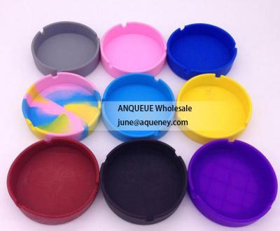 Chine Assorted Colors Silicone Round Design Cigarette Ashtray, custom logo print à vendre