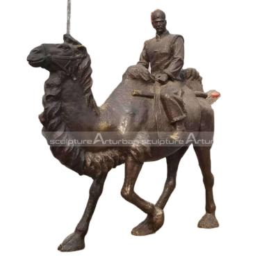 China Europe Camel Garden Animal Outdoor Metal Cast Camel Life Size Bronze Animal Sculpture Brass Camel Statue for sale