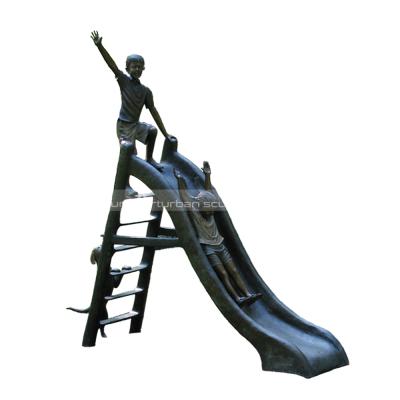 China Europe Garden Life Size Children Statue Outdoor Bronze Children On Slide Statue for sale