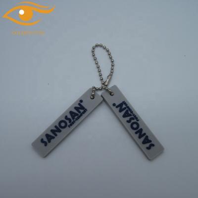 China Sustainable Custom Logo Silicone Hang Tag With Chain for sale