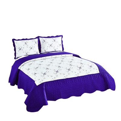 China Anti-Static Popular Design In American Microfiber Quilting Bedding Bedspreads Embroidery Bedspread Set for sale