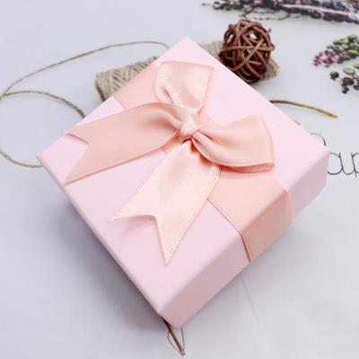 China Hot Custom Made Foiled Logo Pink Corrugated Cosmetic Paper Mailing Box Handmade for sale