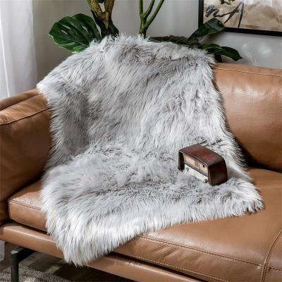 China Hot Selling Washable Classic Style Floor Mat Luxury Fluffy Carpet Customized Long Rectangle Blankets Faux Fur Carpet for sale