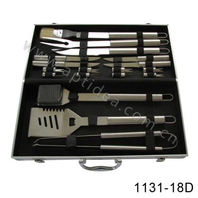 China Aluminum Case Easily Cleaned Outdoor Barbecue 18pcs Tool Kit for sale