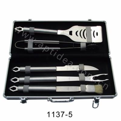 China Easily Cleaned Professional Stainless Steel BBQ Tools With Carry Case for sale