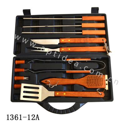 China Hot Selling Amazon 18 Pcs Easily Cleaned Blow Mold Box Barbecue Tool Kit for sale