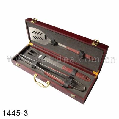 China Easily Cleaned Size 3 Piece BBQ Grift Quality Set Handle Wooden BBQ Tool Kit With Storage Box Wooden Case for sale