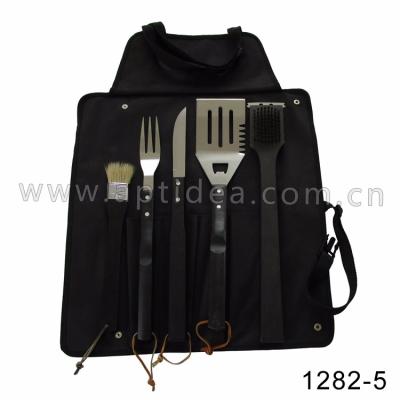 China Good Use Easily Cleaned Wooden BBQ Tool 5 Pcs Long Handle Apron Barbecue Set for sale