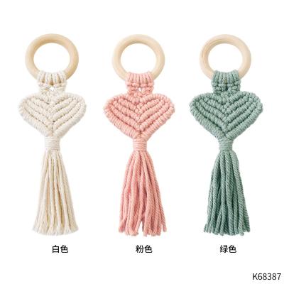 China New Handmade Woven Clasp Handwoven Towel Clasp Wooden Fringed Napkin Ring for sale