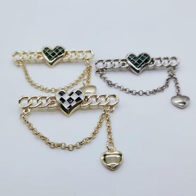 China High Quality Decoration Enamel Alloy Gold Plating Love Letter Brooch With Chains Metal Heart Pin for sale