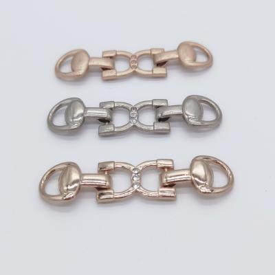 China Chains Wholesale Plating Zinc Alloy Hoop Charms Shoe Decoration Buckles Rhinestone Metal Shoe Chains for sale