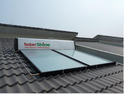 China Stable Flat Plate Solar Water Heater , 0.6Mpa Compact Solar Water Heater for sale