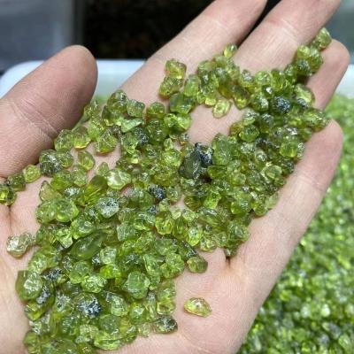 China Beautiful natural peridot facet olivine tumble rough stone from Europe for sale