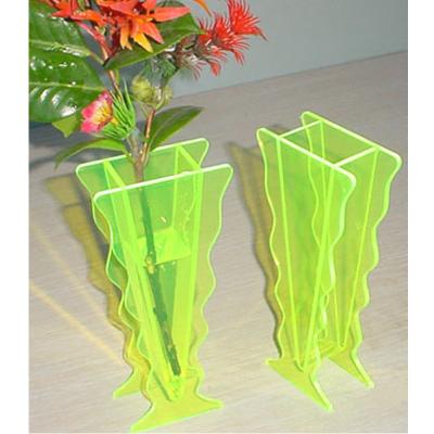 China Acrylic Design and Colorful Acrylic Home Decoration Made Rose Flower Stand Acrylic Home Furniture Flower Vase for sale