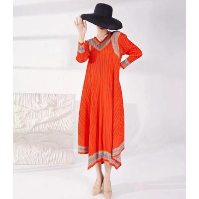 China High quality European and American fashionable vintage viable hot sale sexy copy pleated dress one-line skirt casual long sleeve for sale