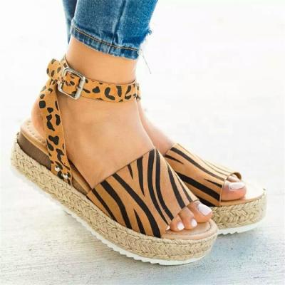 China Cushioning Hot Selling Sponge Sponge Female Heels Leopard Print Design Lightweight Leather Durable Breathable Pattern Sandals Sandals for sale