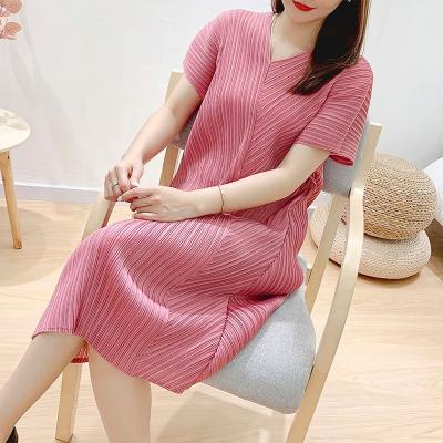 China Women's short-sleeved dress women's casual wear V-neck set two-piece anti-static clothing with elegant temperament for sale