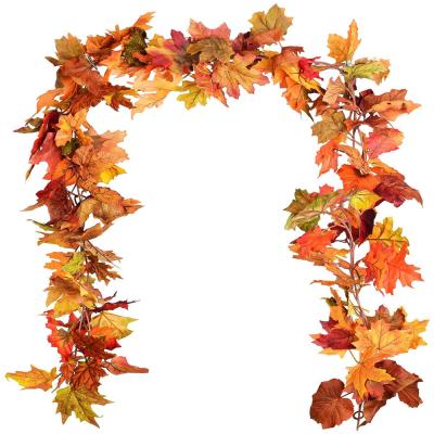 China Fireplace Party Christmas Decoration Artificial Silk Transitional Wedding Maple Leaf Leaves Vine Fall Foliage Garland for sale