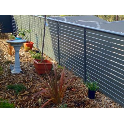 China Easily Assembled Outdoor Garden Border Barrier Edge Section Edging Patio Flower Bed Fence for sale