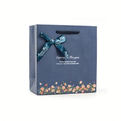 China Recyclable Paper Box Paper Gift Bag Gift Shopping Luxury Paper Bag for sale