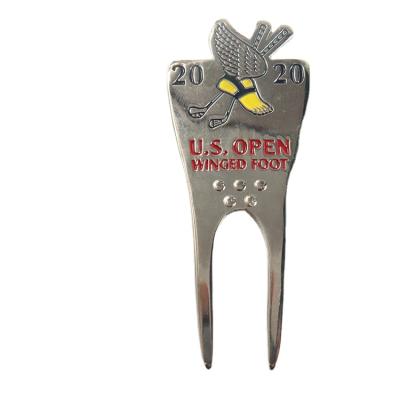 China Golf Accessories Sale Customized Logo Magnetic Divot Repair Tool Launch Golf Fork Ball Marker for sale