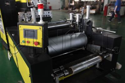 China Durable Stretch Film Machine , Automatic Winding Stretch Film Making Machine for sale