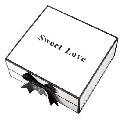 China Handmade Cosmetic Set Luxury Packaging Boxes Custom Your Own Logo Paper Box With Bow Valentine's Day Birthday Gift Box for sale