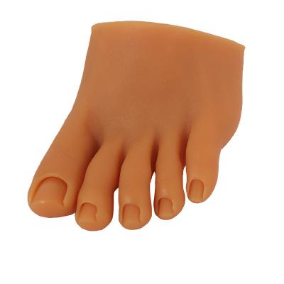 China Simulation Silicone Foot Model Practice Foot Mannequin Shooting Realistic Nail Insert Fake Props Real Silicone Female Foot Model for sale