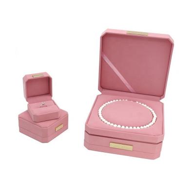 China Newest Arrival Jewelry Accessries Package Microfiber Jewelry Box Women High Quality Hot Selling Portable Jewelry Storage Box for sale