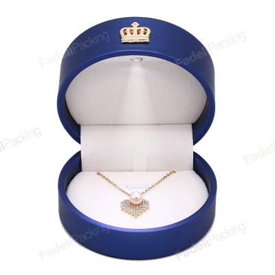 China Customized Dark Blue Leather Led Logo PU Jewelry Box Jewelry Necklace Necklace Box for sale