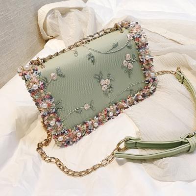 China 2022 Wholesale Fashion Embroidery High Quality Floral Ladies Leather Cross - Body Bag Handbag For Women Messenger Bag for sale