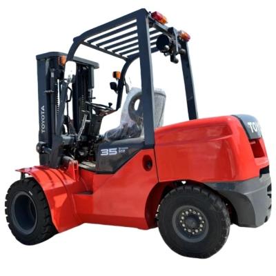 China 1755 x 800 x 2068 mm Japanese Engine Forklift 4-Wheel Design Lifting Capacity 3 Ton for sale