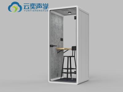 China Single Seater Office Meeting Booth With Computer Desk For Private Working Movable Silence Soundproof Booth Office Pod à venda