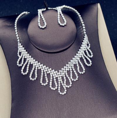 China Modern simple bridal earring wedding dress silver necklace earrings set two piece set for sale