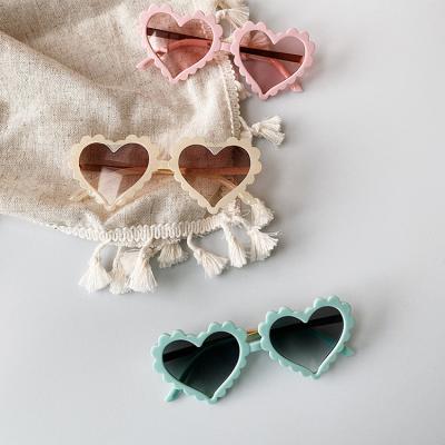 China Heart Best Selling New Style PC Frame Sun Glass Kids Sunglasses Heart Shaped Children For Babies for sale