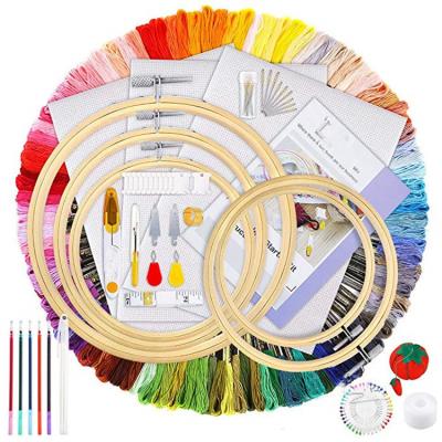 China Starter China Embroidery Kit Including Bamboo Embroidery Hoops, Colored Threads, Reservation Classic Aida Cross Stitch Tool Kit for sale