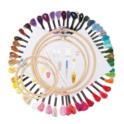 China Full Range China Initiator Kit Including Bamboo Embroidery Hoops, Colored Threads, Reservation Classic Aida Cross Stitch Tool Embroidery Kit for sale