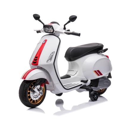 China Ride On Popular Toy 2022 New Design Licensed VESPA Kids Electric Motorcycle Ride On Car With Light for sale