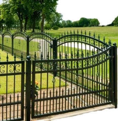 China Welded Galvanized Black Powder Coating Wrought Iron Fence /Ranch /Garden/Pool Steel Fencing with Flattened Spear for sale