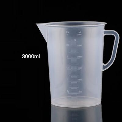 China 1L 2L 3L Sustainable Lab Graduated Plastic Measuring Cup For Medicine for sale