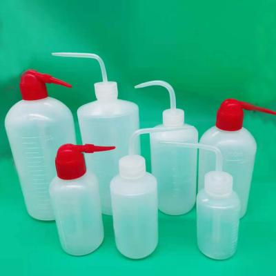 China Medicine Factory Price Plastic Squeezable Lab 250ml Red Head Wash Bottle for sale