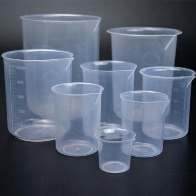 China Hospital Laboratory NEW pp Plastic School Lab 300ml 500ml 1000ml Plastic Beaker Cup With Graduation for sale