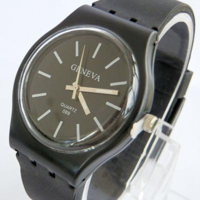 China Non Specific OEM Quartz Watch Made In China Low Cost Plastic Quartz Ladies Watches Reviews Custom Logo Watch OEM for sale