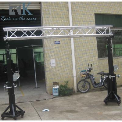 China Easy To Assemble Heavy Loading Crank Line Rack 210kg Row Truss Lifting Tower For Events for sale