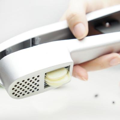 China 2020 Sustainable New Aluminum Alloy Vegetable Kitchen Tools Garlic Garlic Press for sale