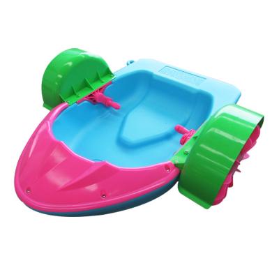 China Water Pool Toys Plastic Water Floating Hand Cranked Paddle Boat for sale