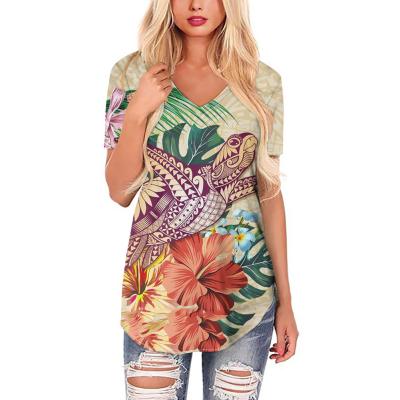 China Custom Oval T-shirt Polynesian Hibiscus Sea Turtle Pattern V-Neck Shorts QUICK DRY Sheath T-shirts Summer Casual Tops Loose Lady Blouse for sale