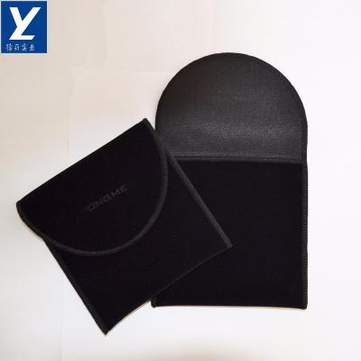 China Recyclable Velvet Envelope Pouch Gift Bags With Custom Logo for sale